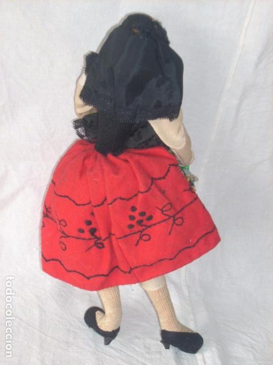 Mu&ntilde;ecas espa&ntilde;olas modernas: Mu&ntilde;eca regional, Layna - Foto 2