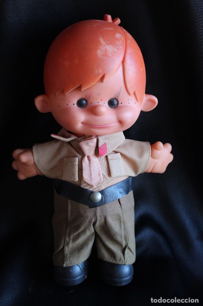 Mu&ntilde;ecas Espa&ntilde;olas Modernas: DIVERTIDO DIFICIL MU&Ntilde;ECO MILITAR DE GOMA O LATEX CON PITO Y UNIFORME EN TELA