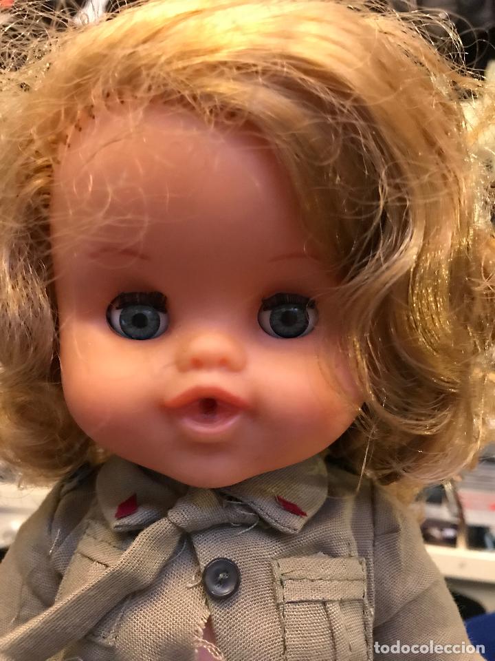 Moderne spanische Puppen: Antigua mu&ntilde;eca vestida de militar legionaria fabricada en espa&ntilde;a