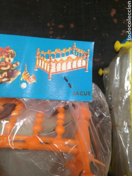 Mu&ntilde;ecas espa&ntilde;olas modernas: LOTE 2 MU&Ntilde;ECA CON CUNA DE PL&Aacute;STICO MARCA JACUE - Foto 4