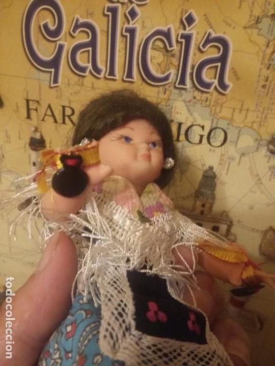 Mu&ntilde;ecas espa&ntilde;olas modernas: Antigua mu&ntilde;eca vestida de regional - Foto 7