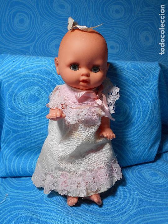 Mu&ntilde;ecas espa&ntilde;olas modernas: PEQUE&Ntilde;A MU&Ntilde;ECA MARCA JESMAR, MIDE 24 CM - Foto 2