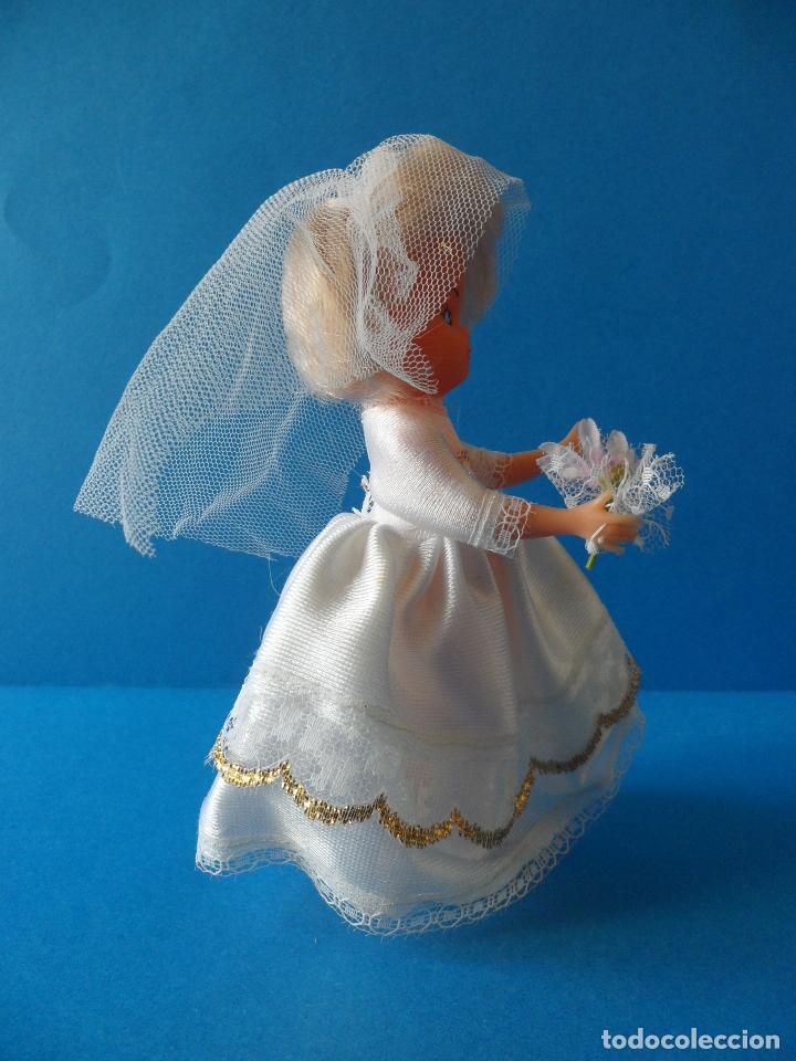 Mu&ntilde;ecas espa&ntilde;olas modernas: Peque&ntilde;a mu&ntilde;eca de Primera Comuni&oacute;n - Foto 2