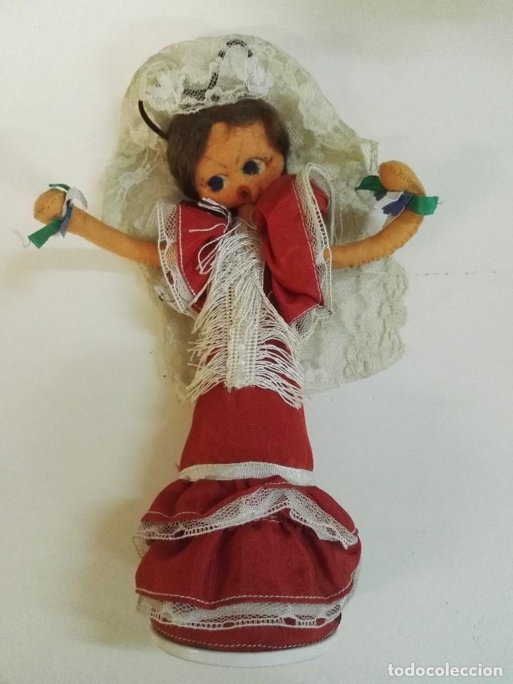 Mu&ntilde;ecas espa&ntilde;olas modernas: Mu&ntilde;eca tipo flamenca de comprada en 1970 en Vallbona. - Foto 1