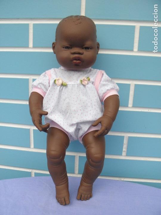 Poup&eacute;es Espagnoles Modernes: Antiguo mu&ntilde;eco beb&eacute; negro africano de Miniland