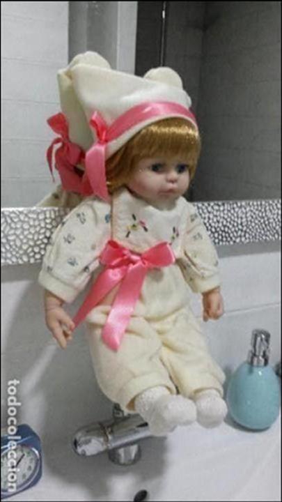 Mu&ntilde;ecas espa&ntilde;olas modernas: Mu&ntilde;eca con gorro.Sin marca - Foto 1