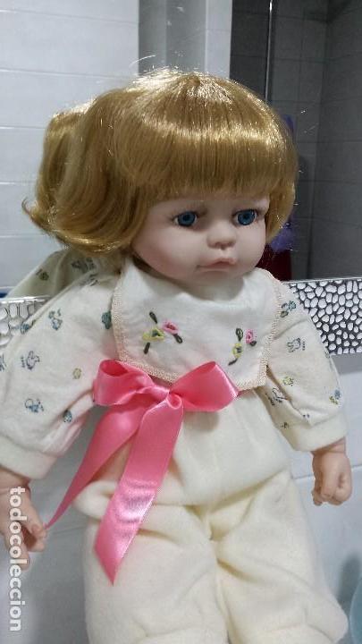 Mu&ntilde;ecas espa&ntilde;olas modernas: Mu&ntilde;eca con gorro.Sin marca - Foto 2