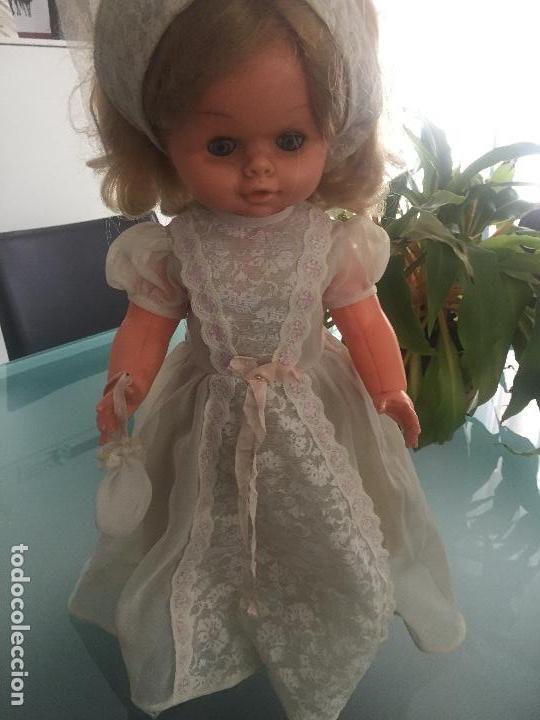 Mu&ntilde;ecas espa&ntilde;olas modernas: Mu&ntilde;eca de comunion de los 60&acute;. Preciosa!!!! - Foto 1