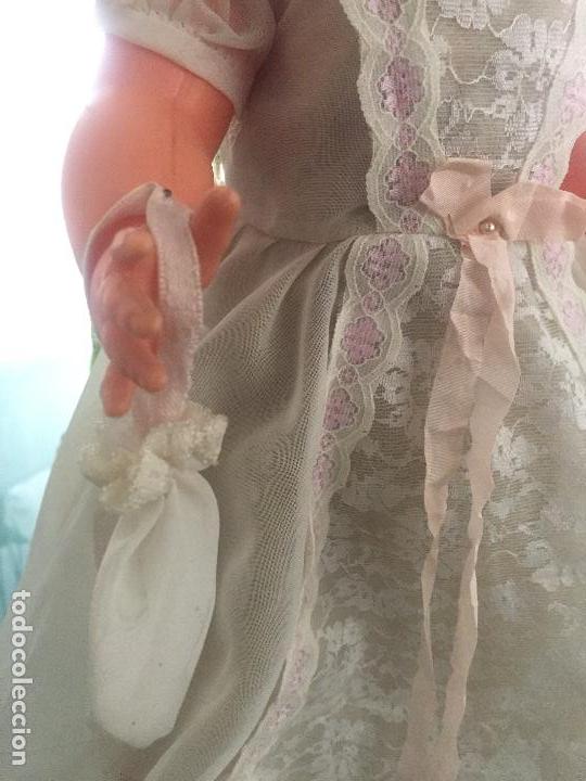 Mu&ntilde;ecas espa&ntilde;olas modernas: Mu&ntilde;eca de comunion de los 60&acute;. Preciosa!!!! - Foto 4