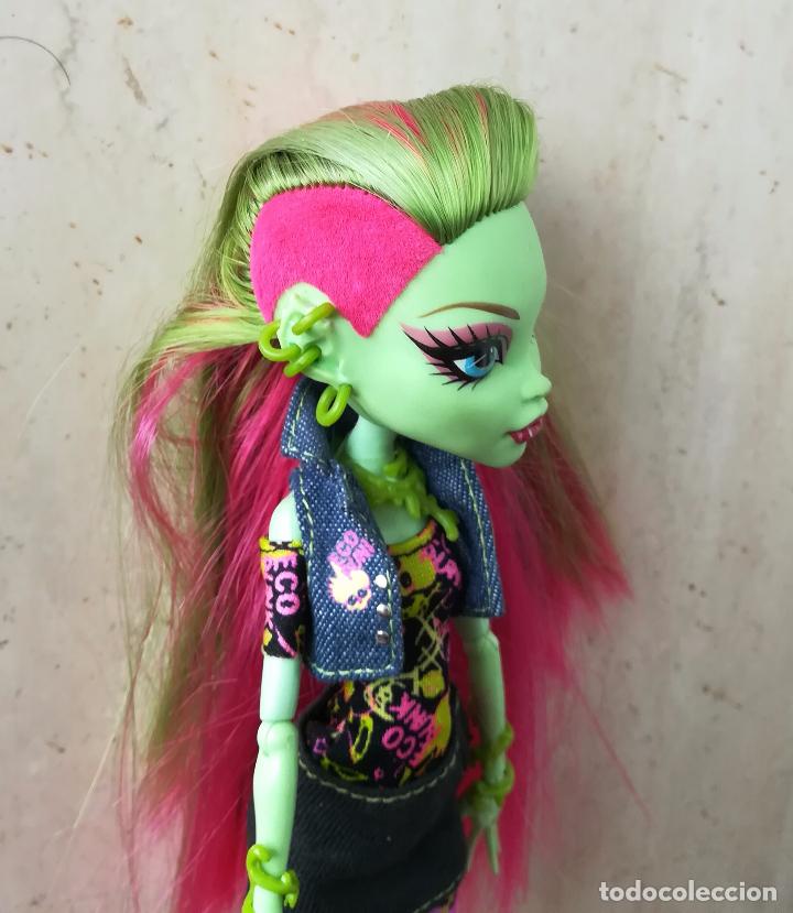 venus monster high muñeca