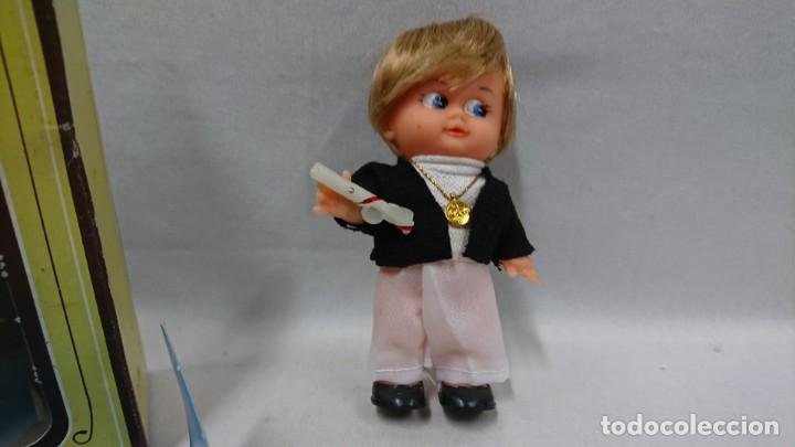 Modern Spanish Dolls: MU&Ntilde;ECA FAKIR PRIMERA COMUNI&Oacute;N, 13 CM