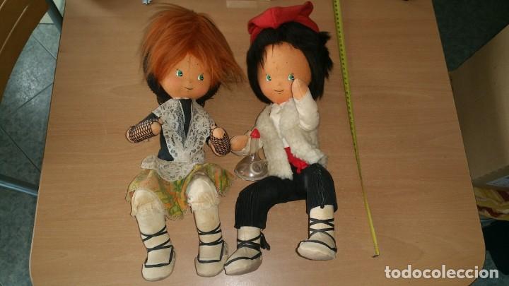 Mu&ntilde;ecas Espa&ntilde;olas Modernas: Antiguos pareja de mu&ntilde;ecos Catalanes de felpa tela