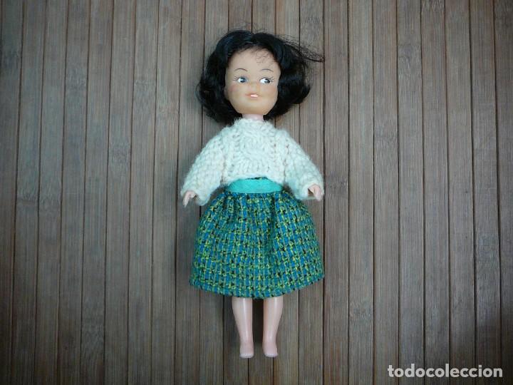 Mu&ntilde;ecas espa&ntilde;olas modernas: Peque&ntilde;a mu&ntilde;eca de pl&aacute;stico. - Foto 1