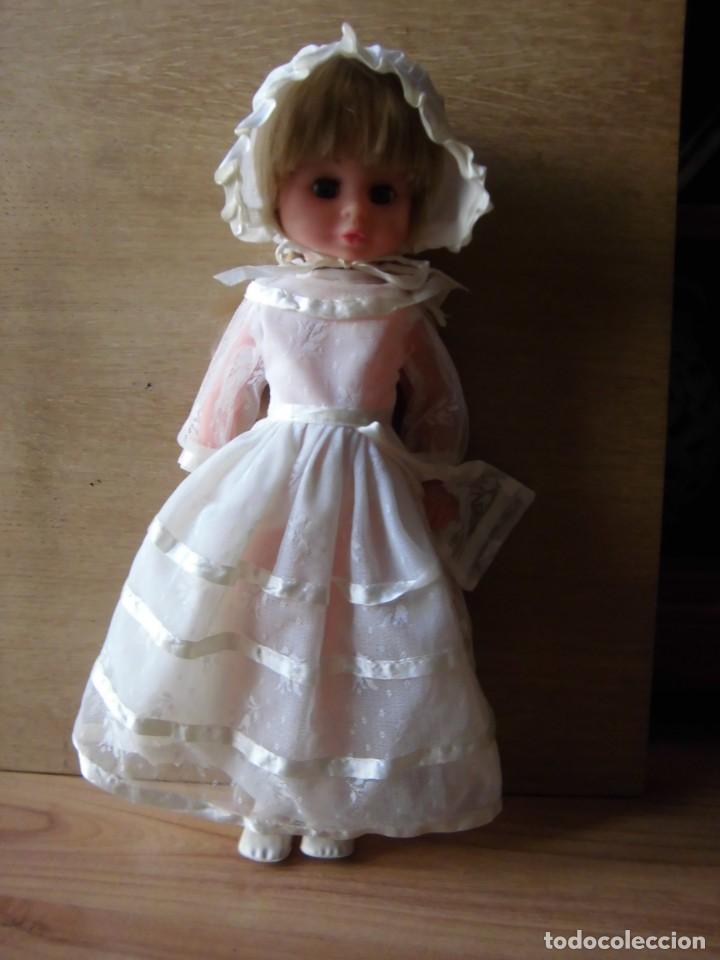 Mu&ntilde;ecas espa&ntilde;olas modernas: PRECIOSA MU&Ntilde;ECA DE COMUNI&Oacute;N FINALES A&Ntilde;OS 70 - Foto 1