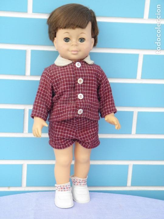 Moderne spanische Puppen: Mu&ntilde;eca americana Singin' Chatty de Mattel, a&ntilde;os 60, customizada ni&ntilde;o