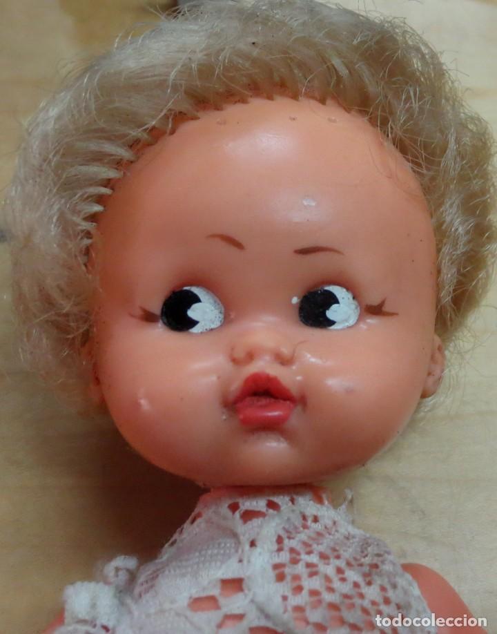 Mu&ntilde;ecas espa&ntilde;olas modernas: MU&Ntilde;ECA RUBIA TIPO BARRIGUITAS ROPA NO ORIGINAL - Foto 2