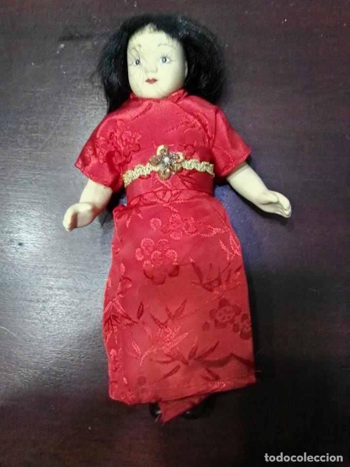 Mu&ntilde;ecas Espa&ntilde;olas Modernas: MU&Ntilde;ECA DE PORCELANA. COLECCION MU&Ntilde;ECAS DEL MUNDO . RBA EDICIONES CHINA