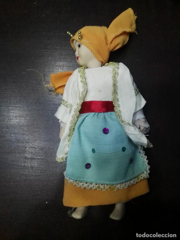 Mu&ntilde;ecas Espa&ntilde;olas Modernas: MU&Ntilde;ECA DE PORCELANA. COLECCION MU&Ntilde;ECAS DEL MUNDO . RBA EDICIONES LIBANO