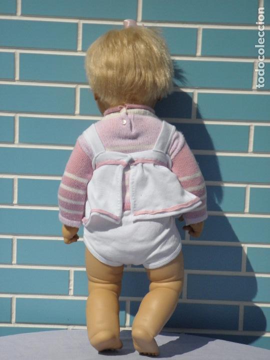 Mu&ntilde;ecas espa&ntilde;olas modernas: Mu&ntilde;eca beb&eacute; grande Cuchi Cuchi de b.b. mide 69cm - Foto 6
