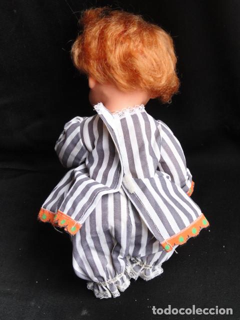 Mu&ntilde;ecas espa&ntilde;olas modernas: PEQUE&Ntilde;A MU&Ntilde;ECA DE PL&Aacute;STICO Y GOMA. - Foto 2