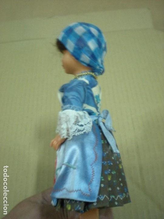 Mu&ntilde;ecas espa&ntilde;olas modernas: MU&Ntilde;ECA CON VESTIDO 20X9X5cm - Foto 3