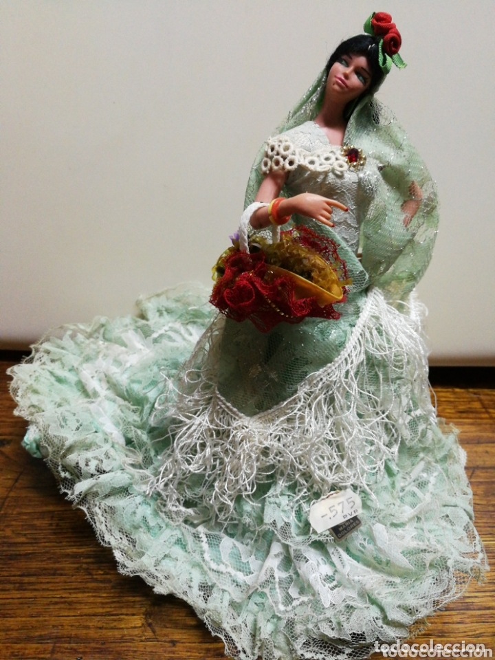 Mu&ntilde;ecas Espa&ntilde;olas Modernas: MU&Ntilde;ECA SEVILLANA- MARIA DOLORES CON CESTA, (GRUIN ESPA&Ntilde;A) 25CM. (CON ETIQUETA).