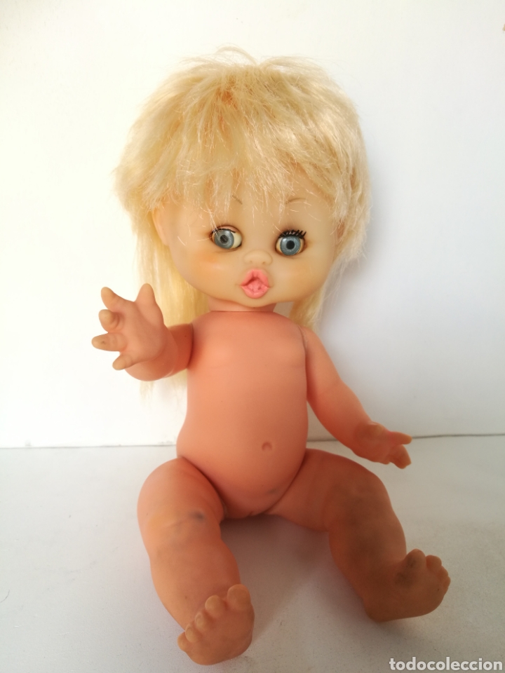 Mu&ntilde;ecas Espa&ntilde;olas Modernas: Mu&ntilde;eco bebe ni&ntilde;a antigua vintage a&ntilde;os 70 rubio ojos azules margarita, hecho en Espa&ntilde;a, sin marcar