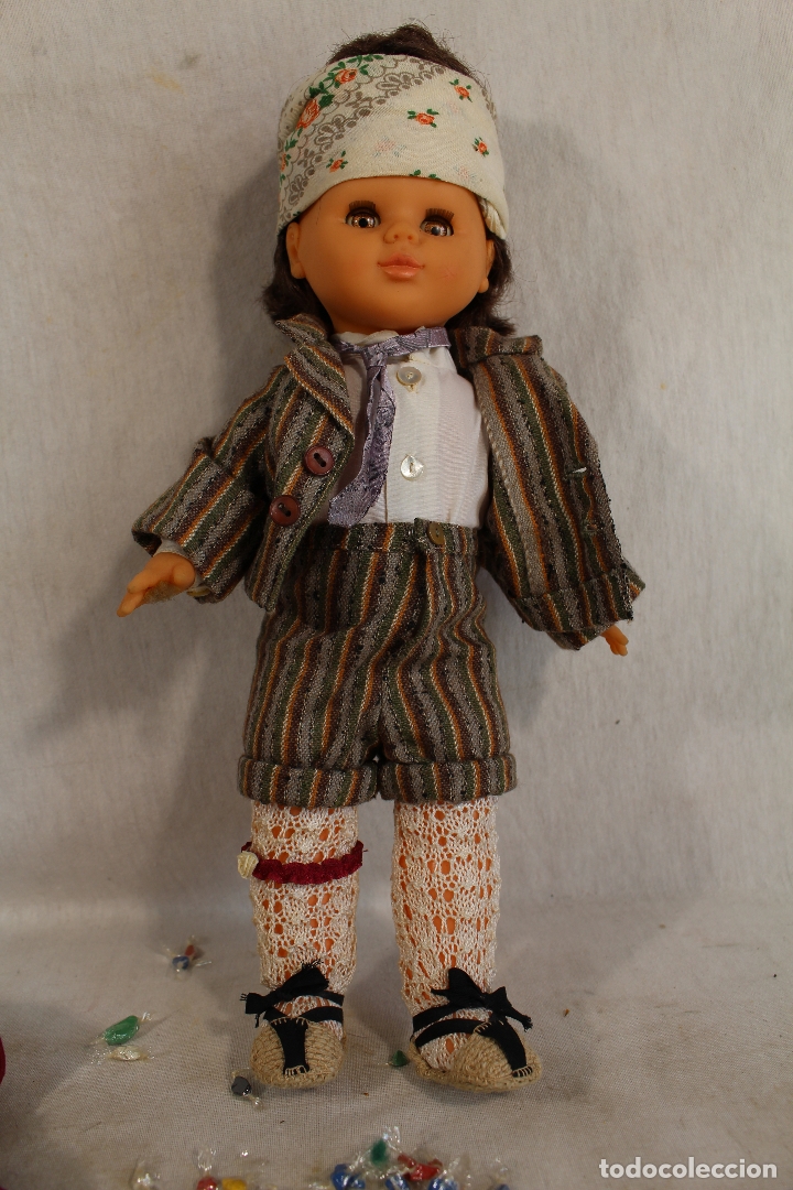 Mu&ntilde;ecas espa&ntilde;olas modernas: mu&ntilde;eca con caramelos - Foto 1