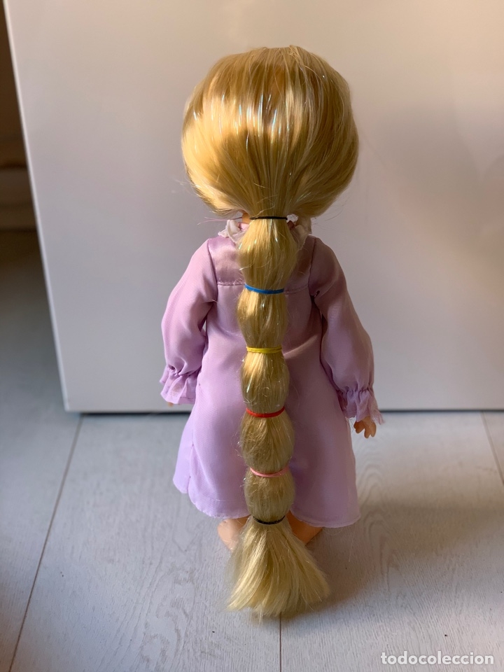 Mu&ntilde;ecas espa&ntilde;olas modernas: Mu&ntilde;eca Rapunzel Tangled Animators primera edici&oacute;n - Foto 2