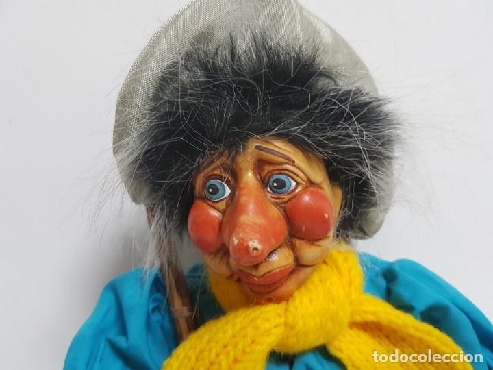 Mu&ntilde;ecas espa&ntilde;olas modernas: BRUJA CON ESCOBA, DE CERAMICA - 33 CMS. - Foto 1