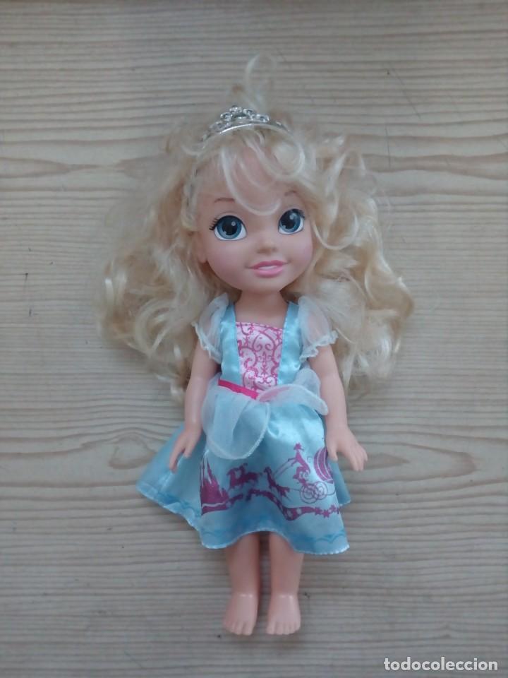 Mu&ntilde;ecas espa&ntilde;olas modernas: Mu&ntilde;eca Disney Cenicienta - Foto 1