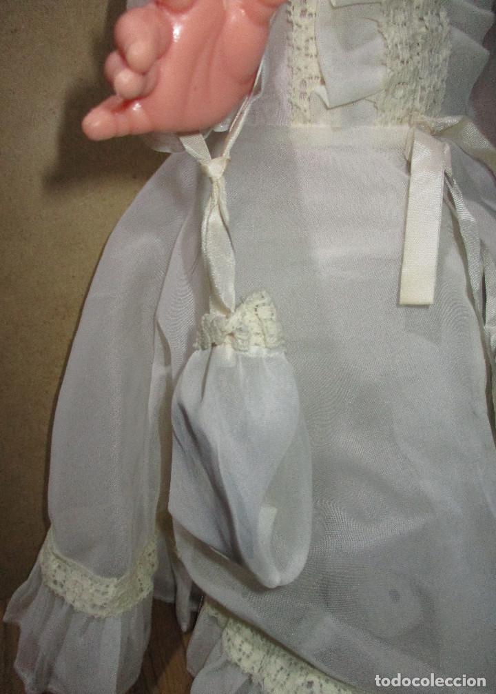 Mu&ntilde;ecas espa&ntilde;olas modernas: mu&ntilde;eca TRIS de EDA DUR&Agrave;, comuni&oacute;n - Foto 4