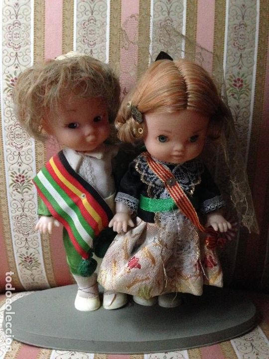 Mu&ntilde;ecas espa&ntilde;olas modernas: Pareja con ropa regional - Foto 2