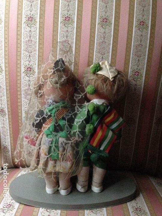 Mu&ntilde;ecas espa&ntilde;olas modernas: Pareja con ropa regional - Foto 3