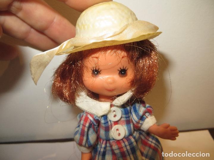 Mu&ntilde;ecas espa&ntilde;olas modernas: LAURA DE LAS MONTA&Ntilde;AS CON SU BEBE Y COMPLEMENTOS,BARATA - Foto 2