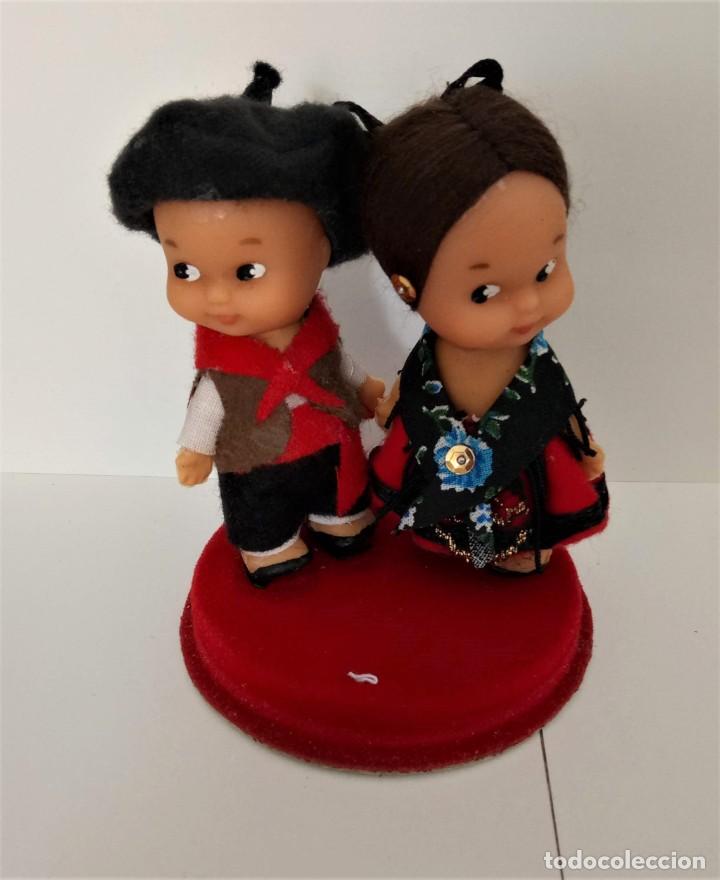 Mu&ntilde;ecas espa&ntilde;olas modernas: Mu&ntilde;ecos de  de trajes regionales - Foto 1
