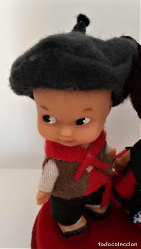 Mu&ntilde;ecas espa&ntilde;olas modernas: Mu&ntilde;ecos de  de trajes regionales - Foto 2