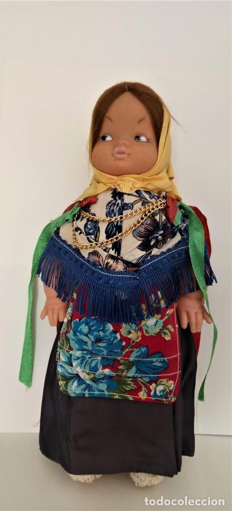 Mu&ntilde;ecas espa&ntilde;olas modernas: Mu&ntilde;ecas de de trajes regionales - Foto 1
