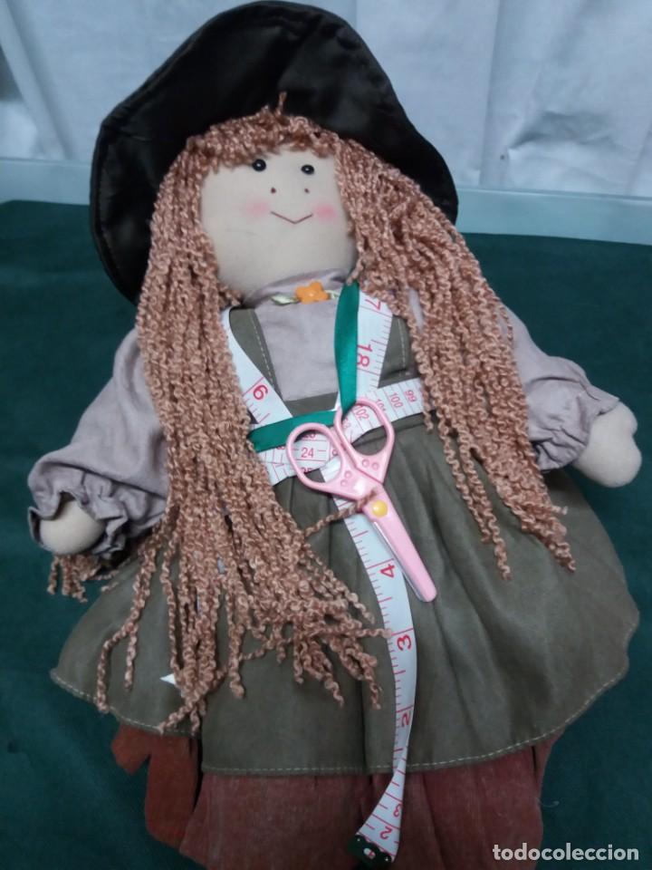 Mu&ntilde;ecas espa&ntilde;olas modernas: MU&Ntilde;ECA TRAPO COSTURERA 56 CM - Foto 2