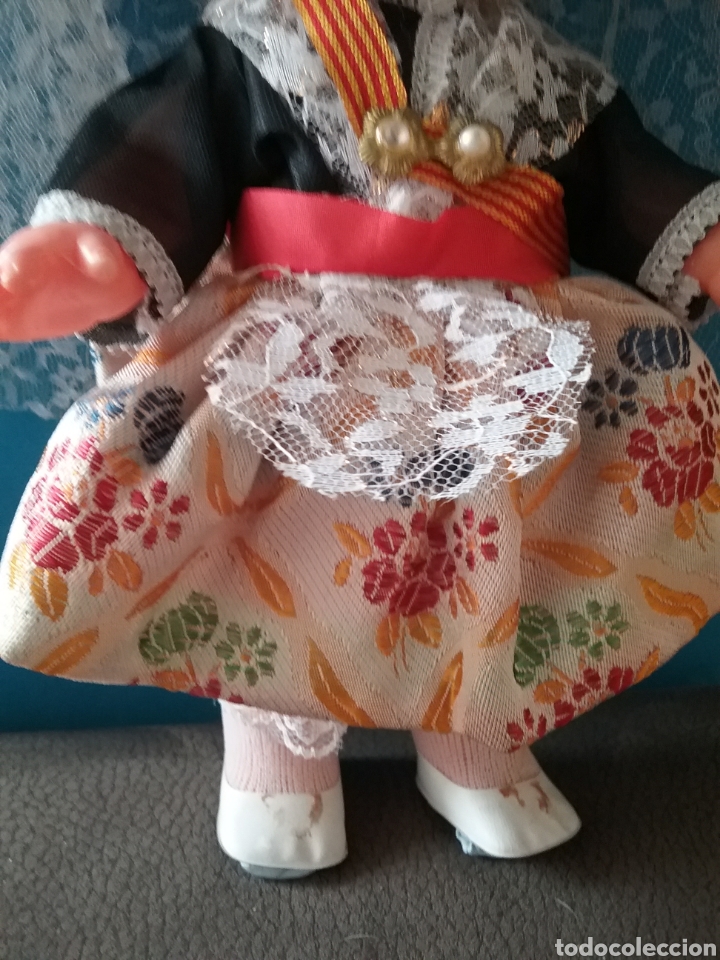 Mu&ntilde;ecas espa&ntilde;olas modernas: Mu&ntilde;eca valenciana con traje t&iacute;pico de Fallera. - Foto 3