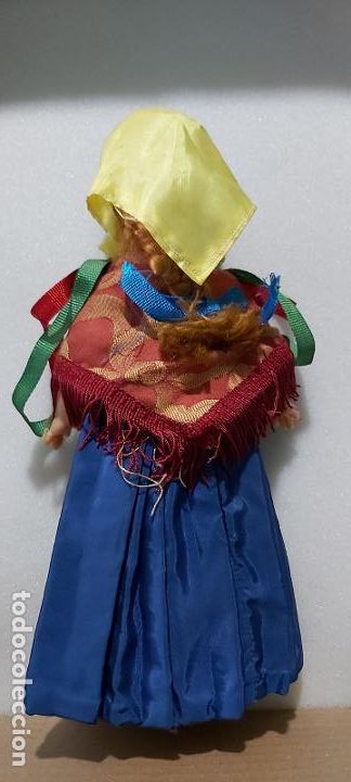 Mu&ntilde;ecas espa&ntilde;olas modernas: Mu&ntilde;eca traje regional sin marca mide aproximadamente 27cms - Foto 3