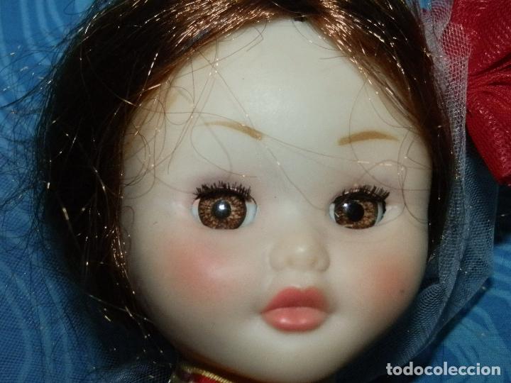Mu&ntilde;ecas espa&ntilde;olas modernas: MU&Ntilde;ECA SIN MARCA CON TRAJE REGIONAL, 32 CM - Foto 2