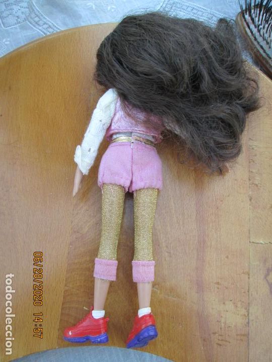 Mu&ntilde;ecas espa&ntilde;olas modernas: MU&Ntilde;ECA BRATZ - MGA - 2009 - MARCA EN ESPALDA - MIDE 25 CM. - Foto 2