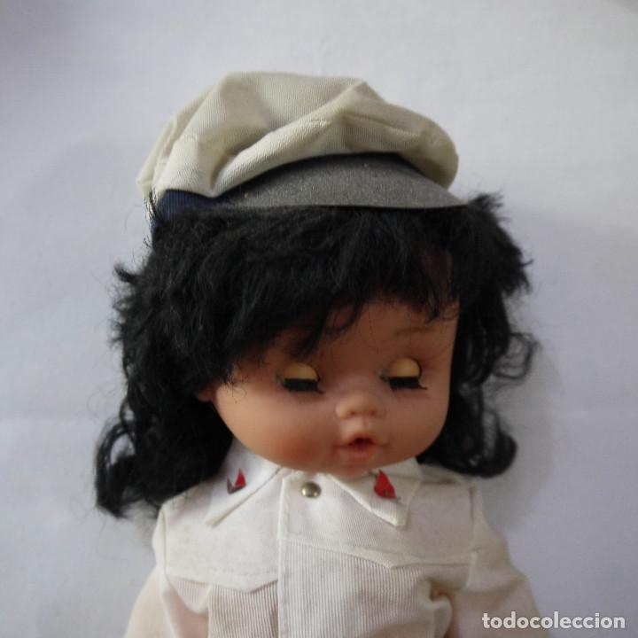 Mu&ntilde;ecas espa&ntilde;olas modernas: MU&Ntilde;ECA VESTIDA DE MILITAR DE 43 CM - Foto 2