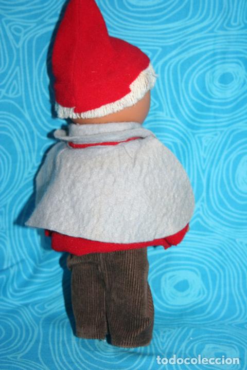 Mu&ntilde;ecas espa&ntilde;olas modernas: MU&Ntilde;ECO ELFO SIN MARCA CON CAPA - Foto 2