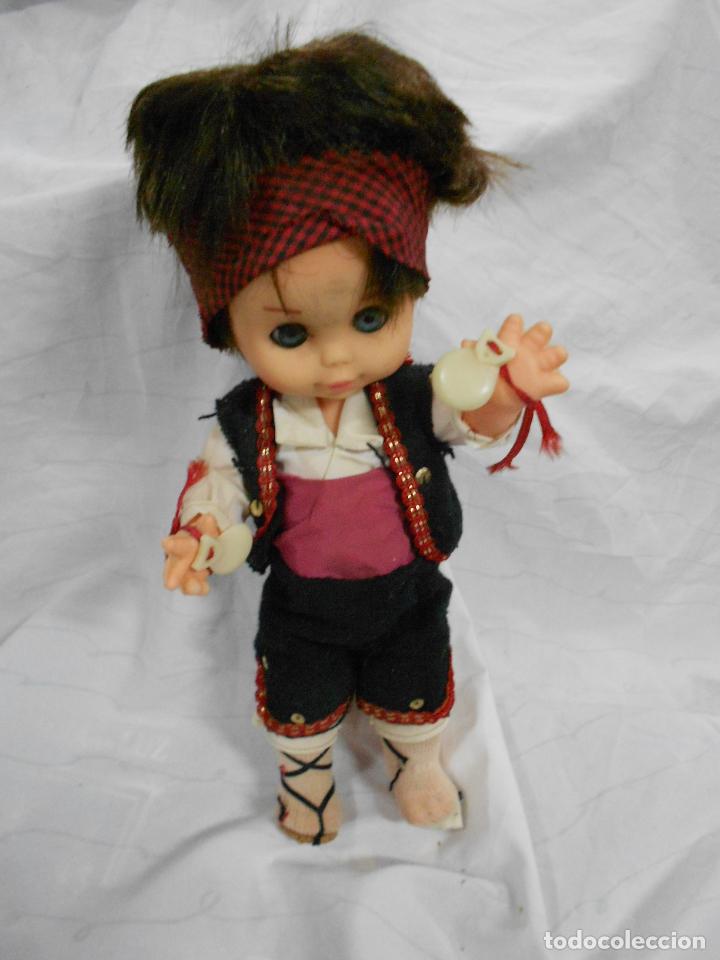 Mu&ntilde;ecas espa&ntilde;olas modernas: ANTIGUO MU&Ntilde;ECO CON TRAJE TRADICIONAL - Foto 1