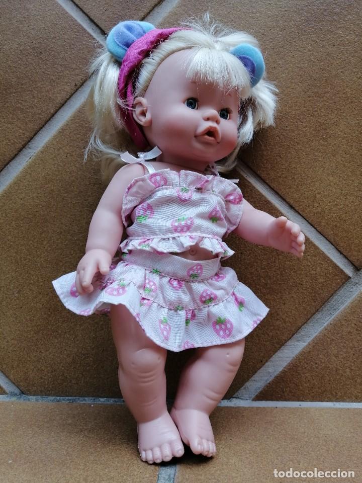 Mu&ntilde;ecas espa&ntilde;olas modernas: MU&Ntilde;ECA CON OREJERAS AZULES - Foto 4