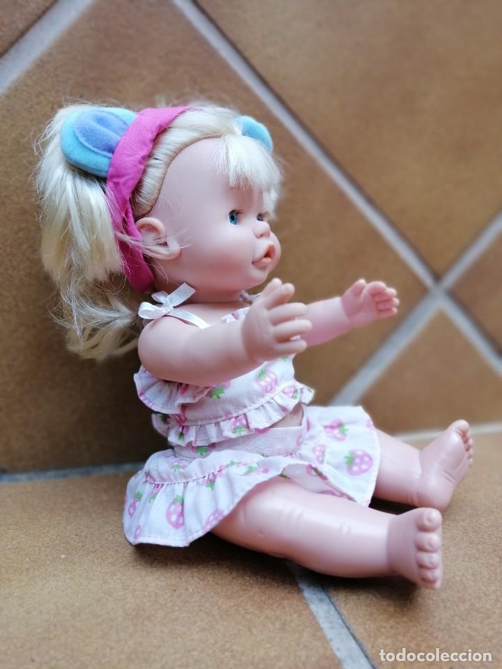 Mu&ntilde;ecas espa&ntilde;olas modernas: MU&Ntilde;ECA CON OREJERAS AZULES - Foto 6
