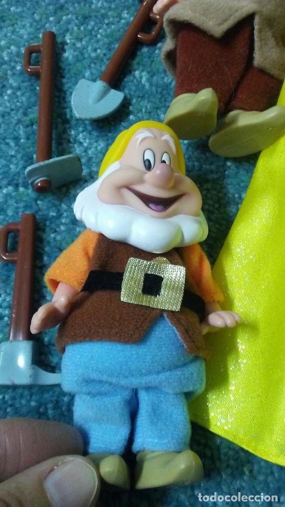 Mu&ntilde;ecas espa&ntilde;olas modernas: BLANCANIEVES Y LOS 7 ENANITOS CON COMPLEMENTOS - Foto 4