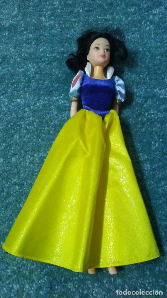 Mu&ntilde;ecas espa&ntilde;olas modernas: BLANCANIEVES Y LOS 7 ENANITOS CON COMPLEMENTOS - Foto 9